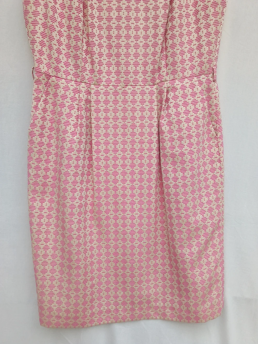 ANTONIO MELANI Pink and Cream Textured Sleeveless Midi Dress - Picture 5 of 5